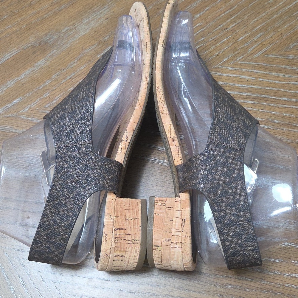 Michael Kors London Thong Style Sandals, Signature Logo Print, Size 6.5 - Picture 5 of 9